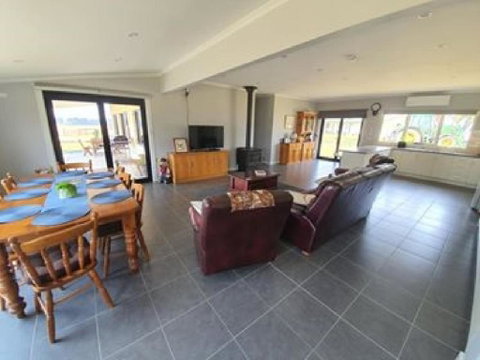 Pleasant Hill BnB - Tourism Guide 3