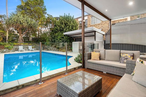 Pool Side Luxury Pet Friendly - Walk To The Beach - Cruises Travel 0