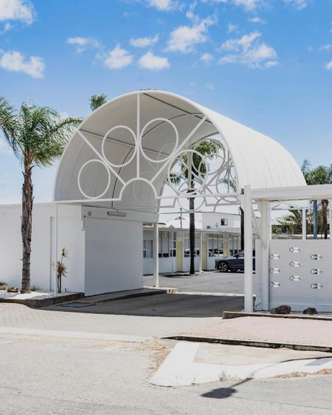 Port Broughton Hotel And Sunnyside Motel - Tourism Guide 3