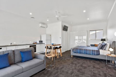 Port Lincoln Shark Apartment 6 - Travel Search 0
