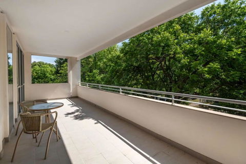 Quiet Apartment In Braddon ACT - Cruises Travel 0