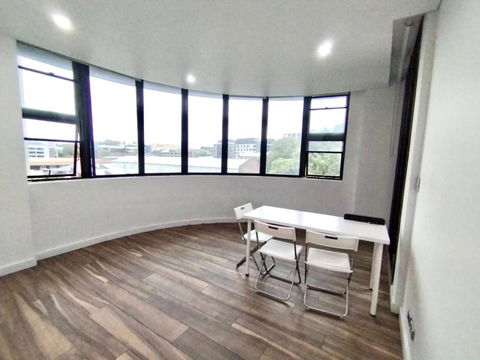 Premium Location In City Centre Sydney With Free Swimming Pool & Gym - Cruises Travel 3