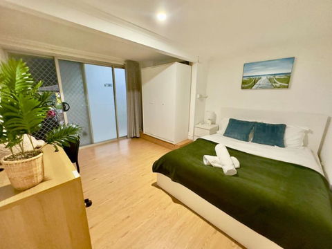 Prime 1BR Near Transport And Retail - Travel Search 2