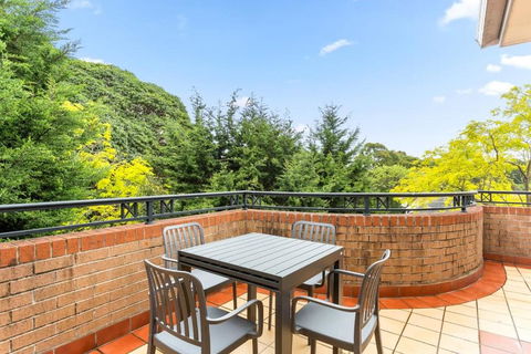 Pristine 2-Bed Near Marrickville Village - Cruises Travel 0