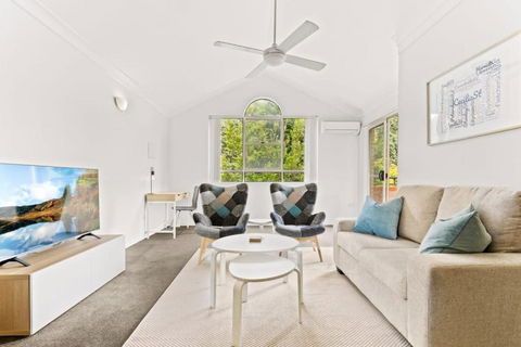 Pristine 2-Bed Near Marrickville Village - Cruises Travel 3