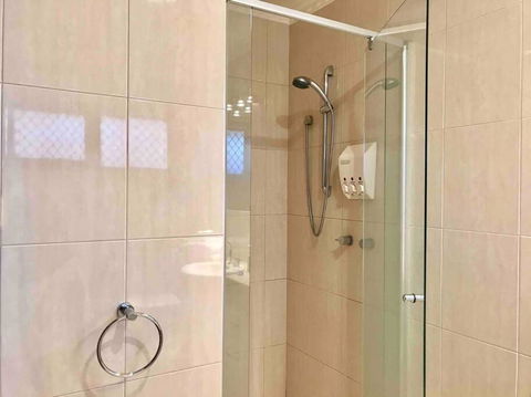 Private Entrance Beautiful Ensuite W Kitchenette - Travel Search 3