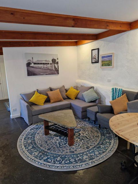 Private Guesthouse - Tourism Guide 0