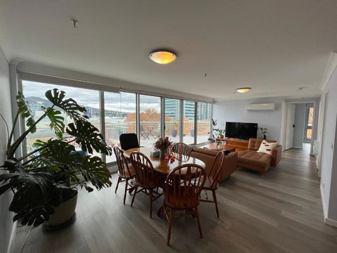 Private Room With Ensuite In The CBD - Cruises Travel 0