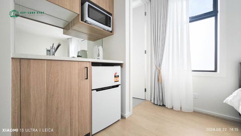 Private Suite With Queen Bed TV - Room 11 - Travel Search 2