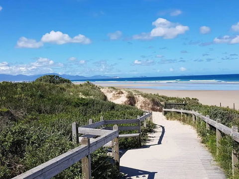 Prom Coast - Beach Abode - Sandy Point - Travel Search 2