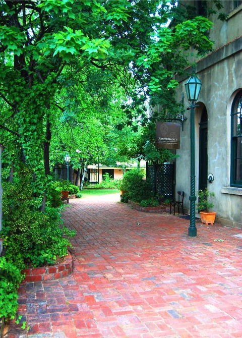 Provenance Accommodation - Travel Search 0