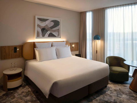 Pullman Sydney Penrith - Tourism Guide 0