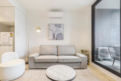 Quaint Stylish Hideout In Trendy South Melbourne - Tourism Guide 1