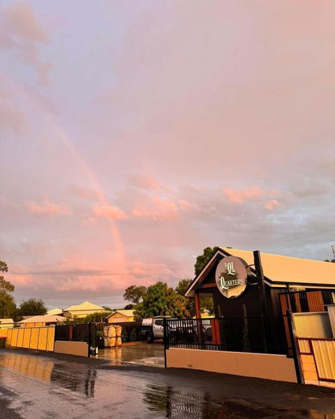 Queensland Hotel - Tourism Guide 3
