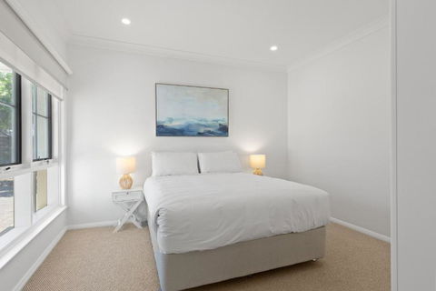Quiet 2-Bed Retreat With Private Courtyard - Tourism Guide 2