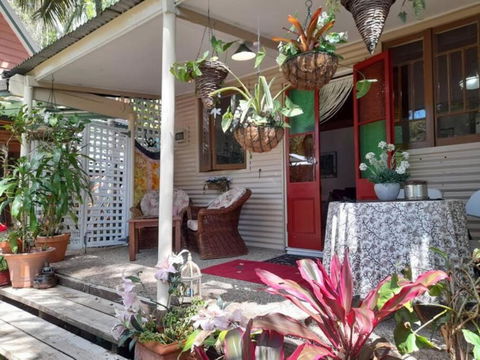 Quirky Cottage In Centre Of Maleny, Walk Everywhere - Travel Search 3