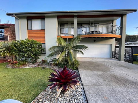 Rainbow Beachhouse - Deluxe, Pristine Location - Travel Agents 0