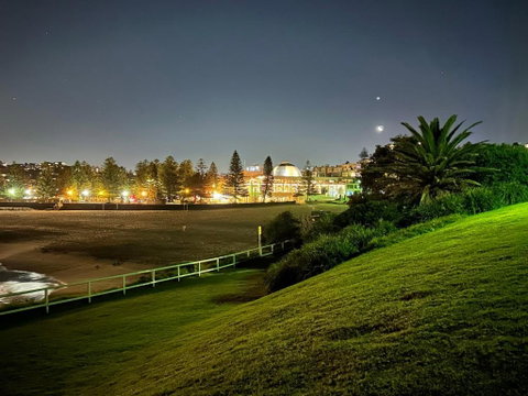 Randwick Luxury 2 Bed Apt - Tourism Guide 2