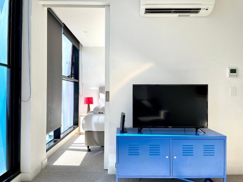 Readyset Apartments On Bouverie - Tourism Guide 0