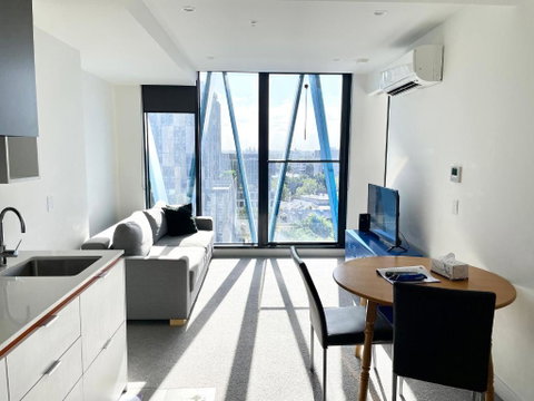 Readyset Apartments On Bouverie - Tourism Guide 2