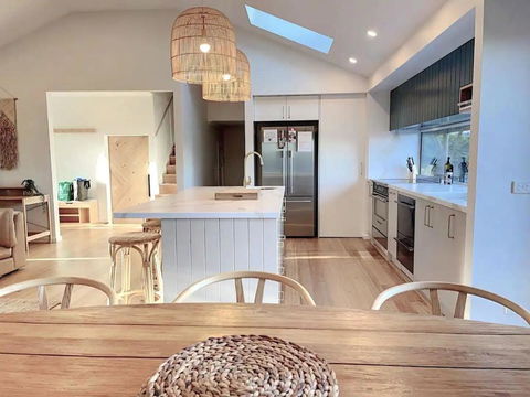Red Hill Lane 5BedroomVineyard&RuralValleyViews - Travel Agents 2