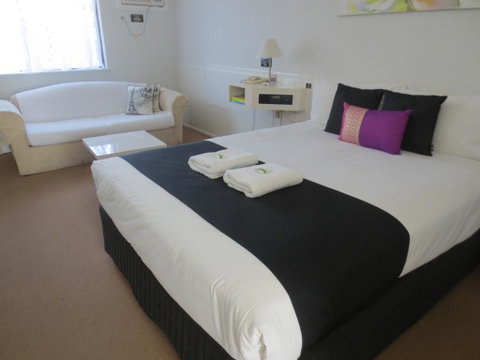 Aspley Pioneer Motel - Tourism Guide 0