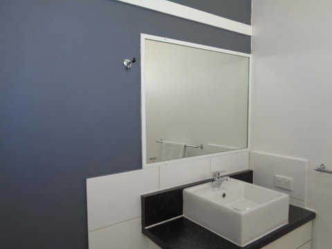 Aspley Sunset Motel - Tourism Guide 3