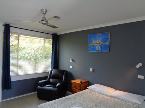 Aspley Sunset Motel - Tourism Guide 0