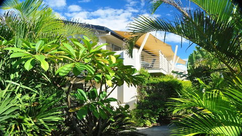 At The Beach - Lennox Head - Cruises Travel 3