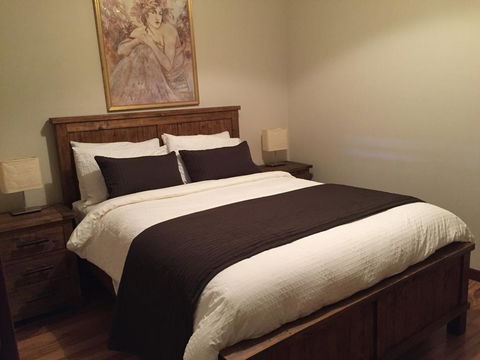Atina Rocks Country Homestead - Tourism Guide 3