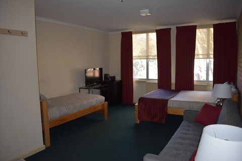 Attunga Alpine Lodge & Apartments - Travel Search 2