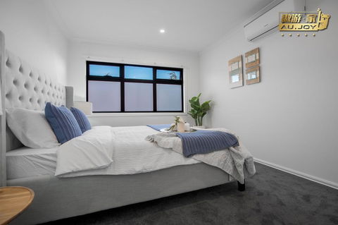 AU.JOY 3 Bed Townhouse Burwood 3 - Tourism Guide 0