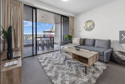 AU1 - Long Stay W Balcony RiverViews Fast WiFi - Tourism Guide 0