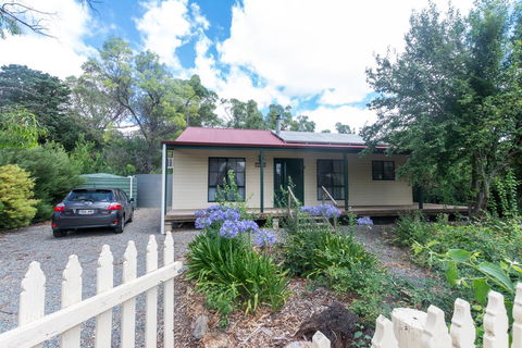 Auburn Hideaway Clare Valley - Tourism Guide 0