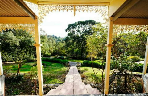 Aullywood Ringwood - Tourism Guide 2