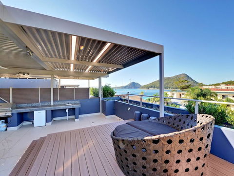 Aura Unit 12 - Shoal Bay - Travel Agents 0