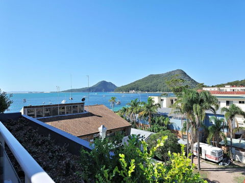 Aura Unit 12 - Shoal Bay - Travel Agents 1