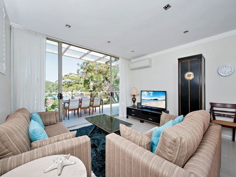 Aura Unit 12 - Shoal Bay - Travel Agents 2