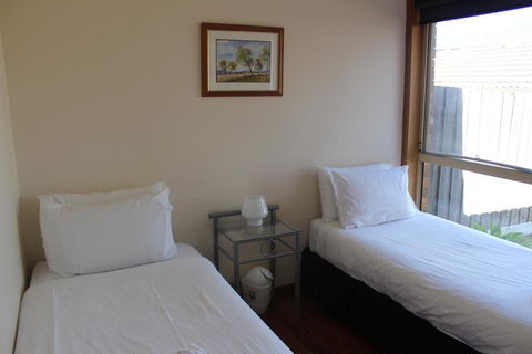 Australian Home Away @ Doncaster Anderson Creek 2 - Travel Search 3
