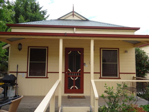 Autumn Affair Cottage 5 - Tourism Guide 0
