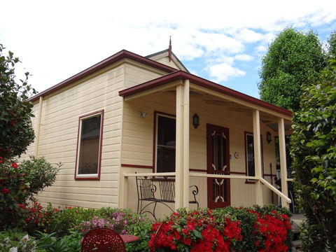 Autumn Affair Cottage 6 - Cruises Travel 1