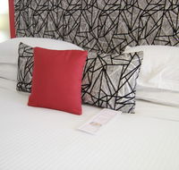 Avaleen Lodge Motor Inn - Travel Agents