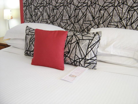 Avaleen Lodge Motor Inn - Travel Agents 0