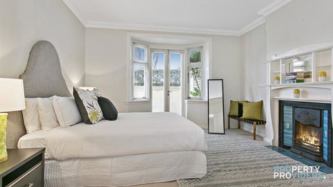 Awaba Aquatic - Footsteps To Balmoral Beach - Tourism Guide 1
