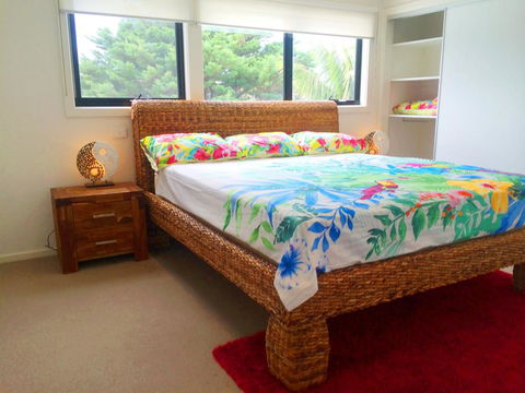 Award Winning Beach Front Retreat - Tourism Guide 1