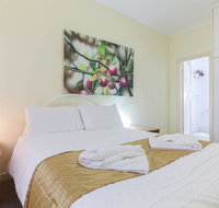 B5 Close to Nedlands Cafes Swan River SCGH  UWA - Tourism Guide