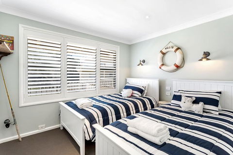 Bagnall Avenue, 1 - Travel Search 3