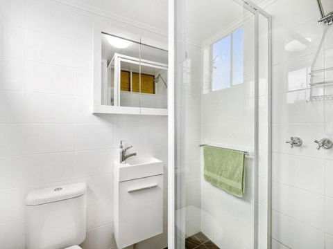 Bailey House - Travel Search 2