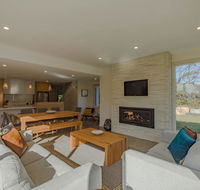 Baileys Beach House - Travel Search