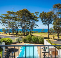 Ballingalla Apartments - By the Golf Course - Travel Agents